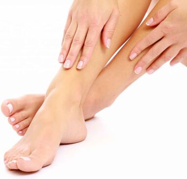 Healthy, well -groomed legs without mushroom