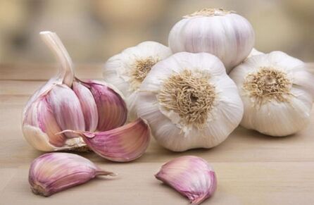 How and how to treat the mushroom on your leg nails