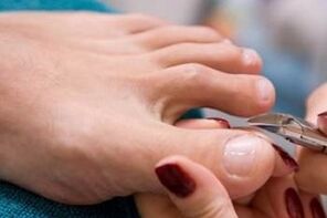 Pedicure as a means of infection of nail fungus