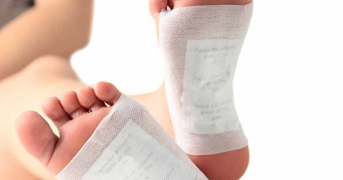 Foot compress with hydrogen peroxide against fungi